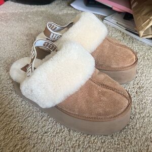 UGG Tan and Cream Platform Slippers SIZE 9